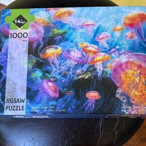 Colorful Jellyfish 1000-Piece Jigsaw Puzzle